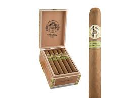 MACANUDO CABINET COLLECTION TORO (15)