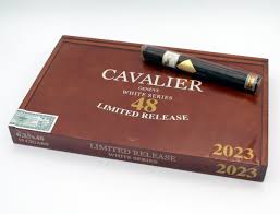 [INTREF002367] CAVALIER GENEVE WHITE SERIES 2023 LIMITED RELEASE 6.25X48 (15)