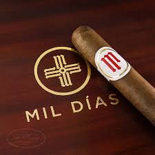 [INTREF006597] CROWNED HEADS MIL DIAS BELICOSOS FINOS 5 1/2X52  (12)