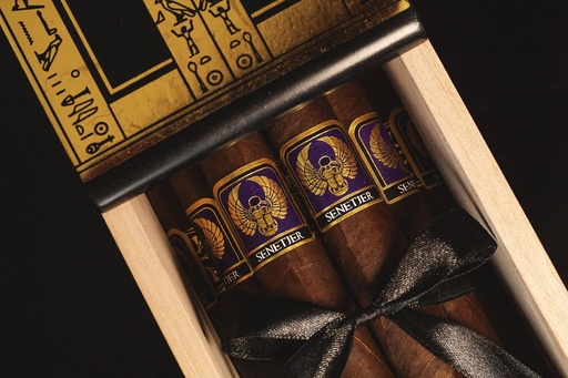 [INTREF004714] FOUNDATION HIGHCLERE CASTLE SENETJER 6 3/4X52  (12)